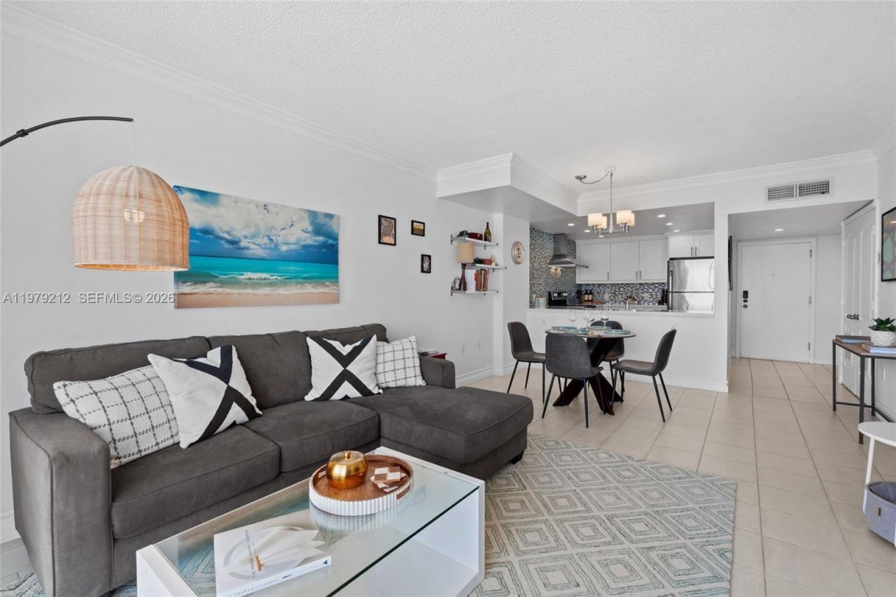 6900 Bay Dr, Unit 10H, Miami Beach, FL 33141 Photo