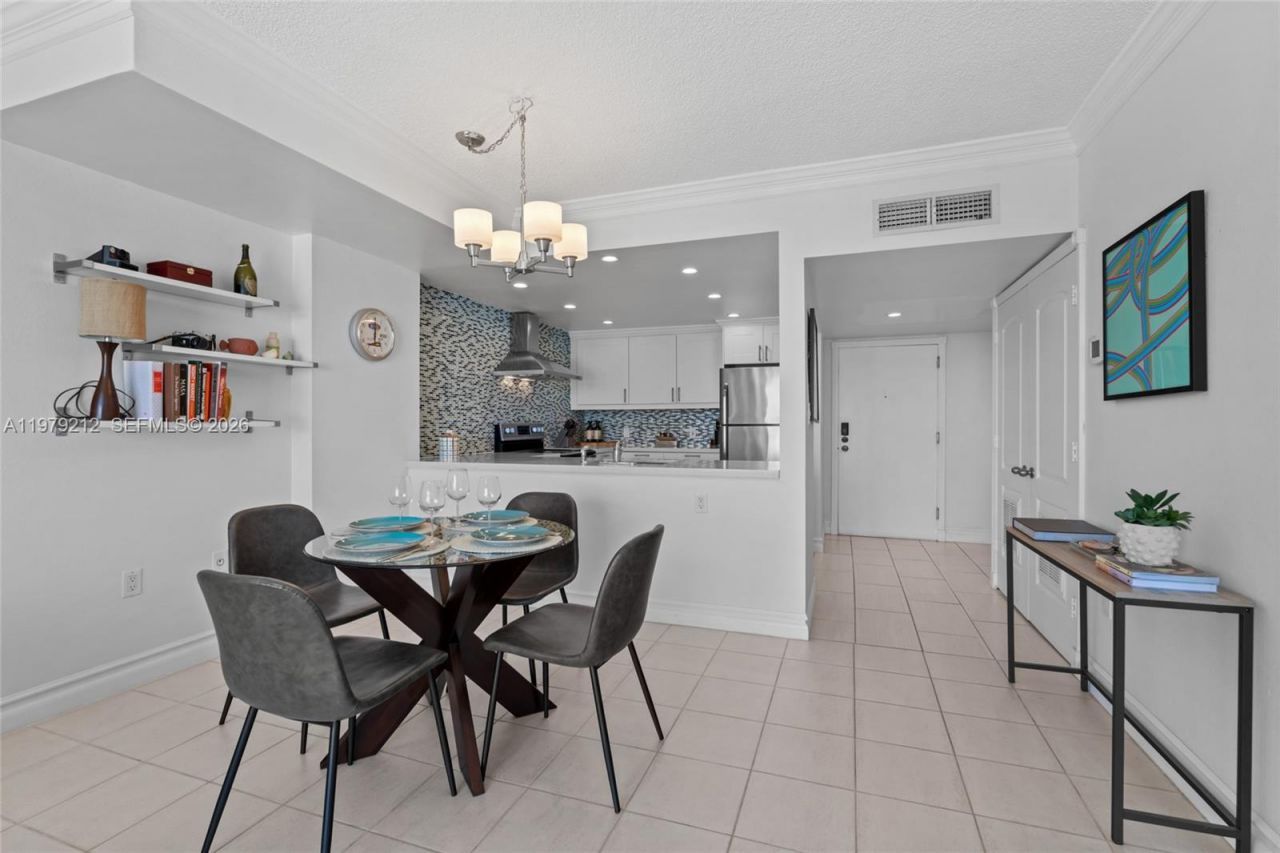 6900 Bay Dr, Unit 10H, Miami Beach, FL 33141 Photo