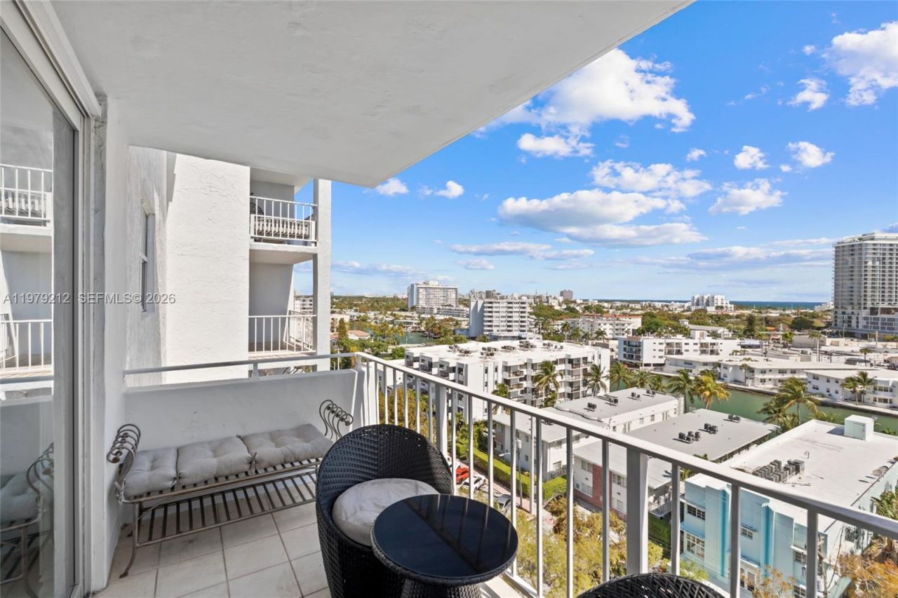6900 Bay Dr, Unit 10H, Miami Beach, FL 33141 Photo