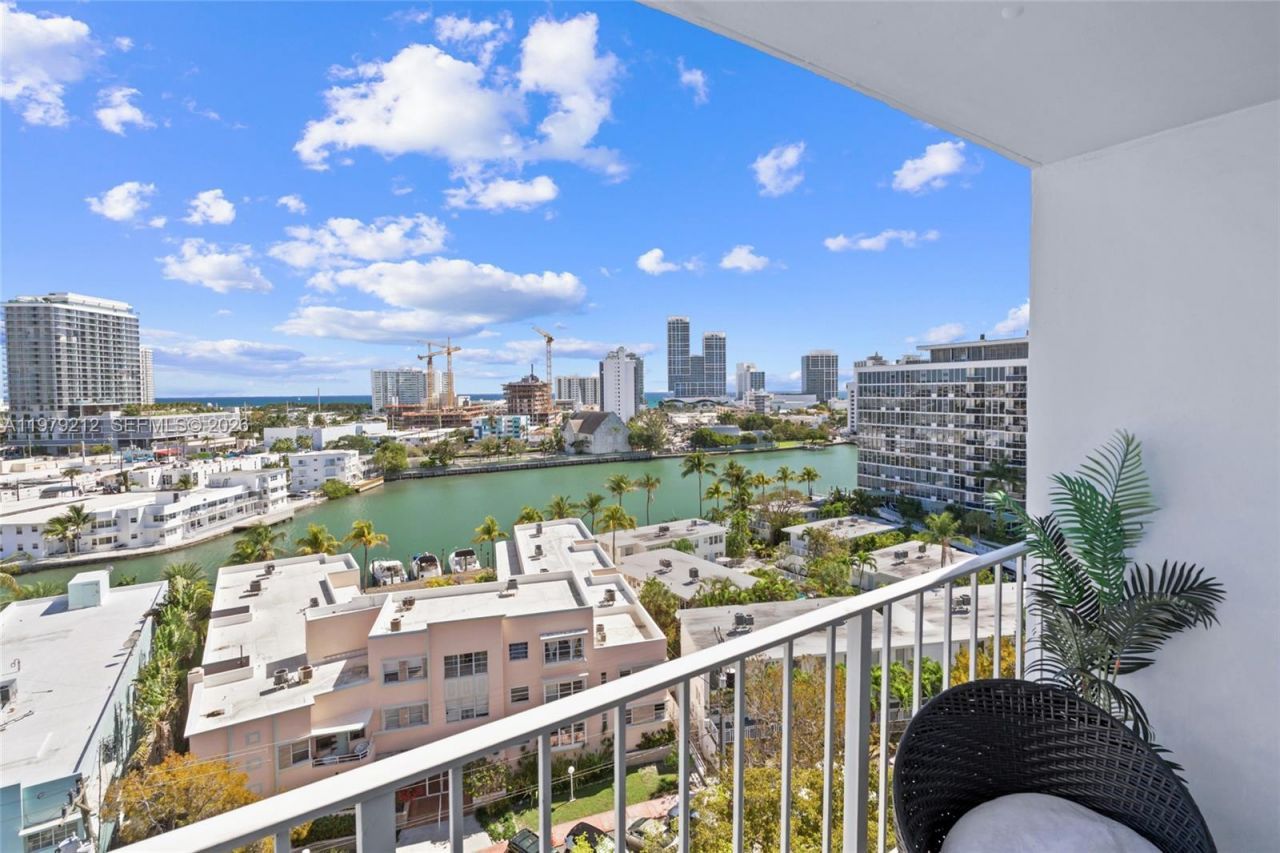 6900 Bay Dr, Unit 10H, Miami Beach, FL 33141 Photo