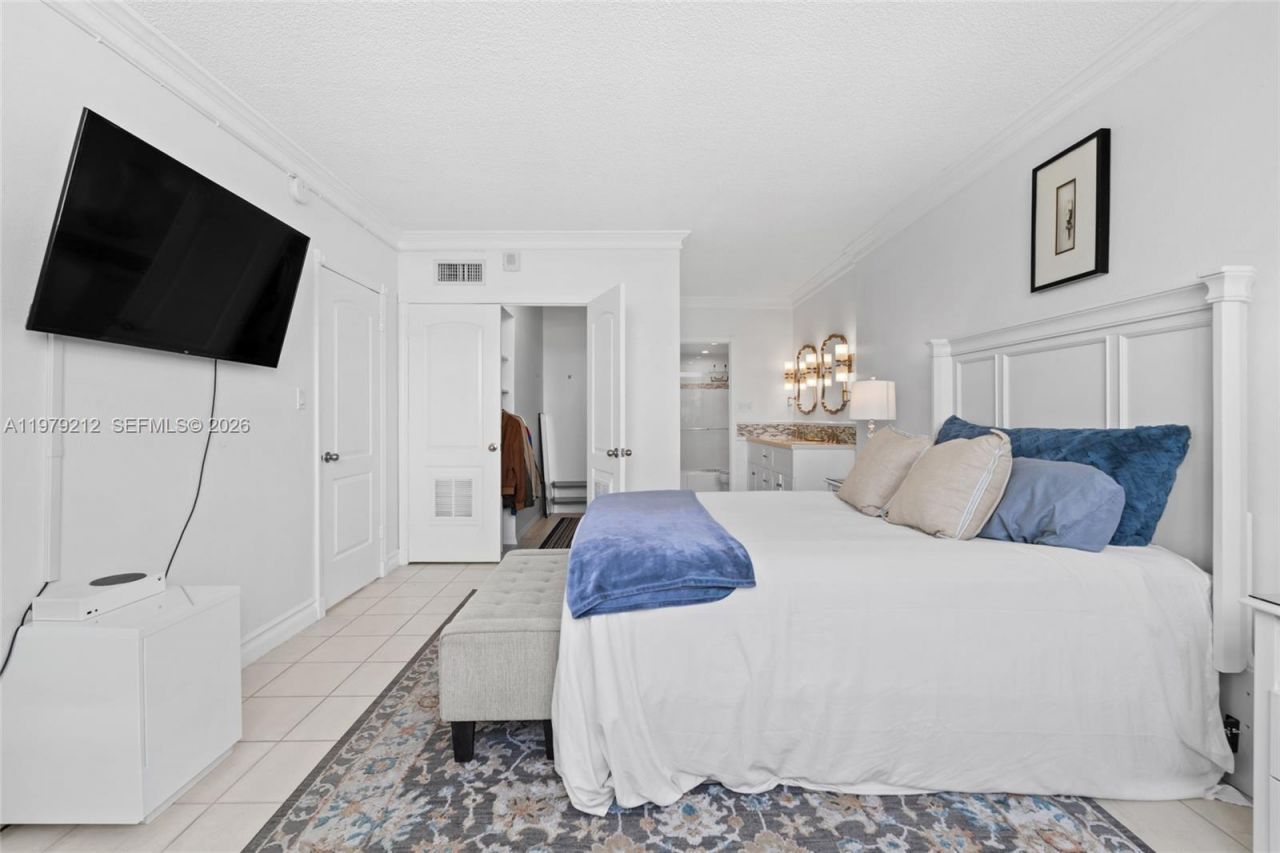 6900 Bay Dr, Unit 10H, Miami Beach, FL 33141 Photo