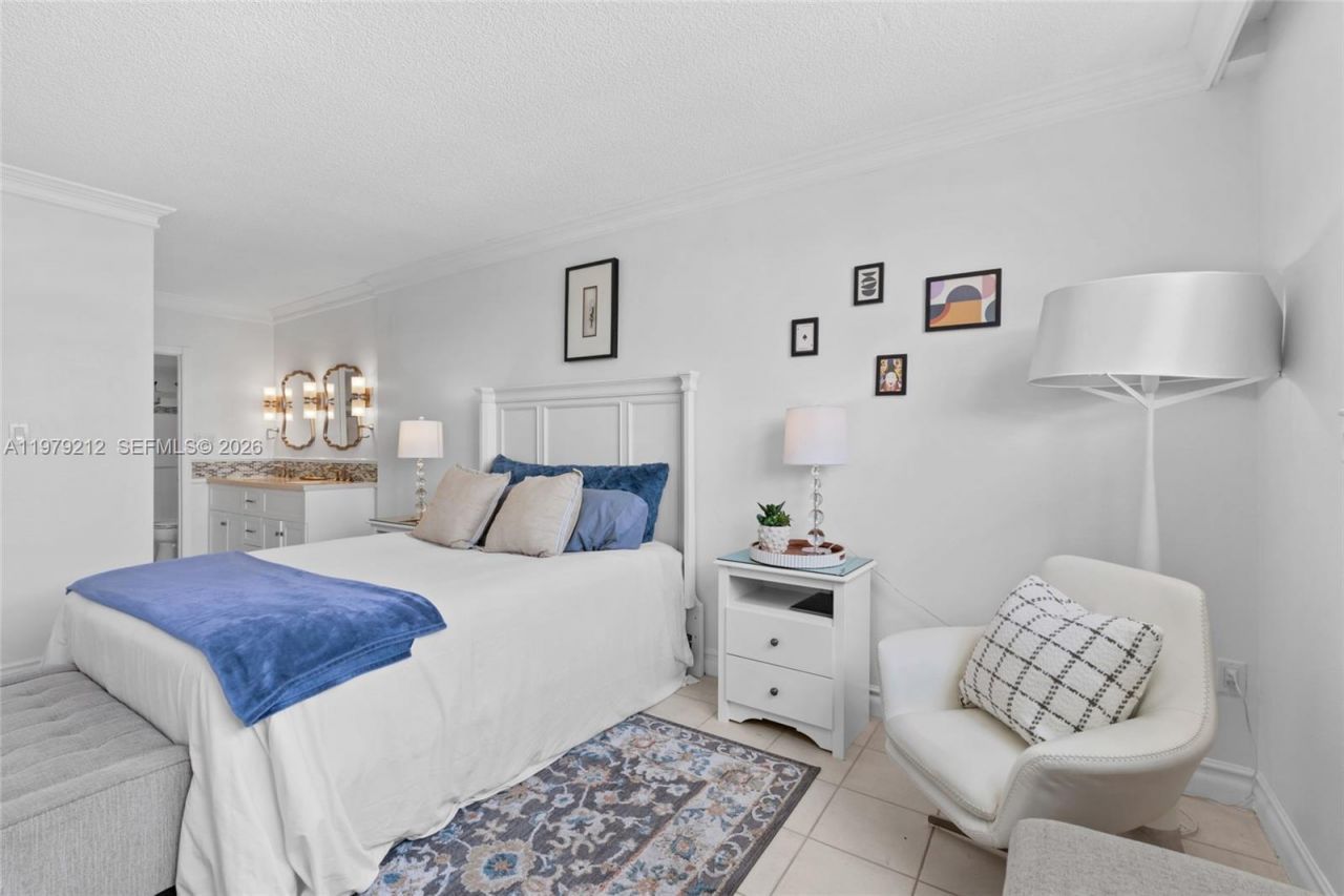 6900 Bay Dr, Unit 10H, Miami Beach, FL 33141 Photo