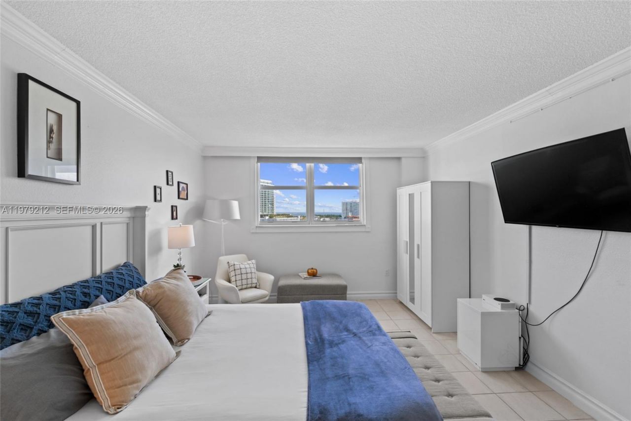 6900 Bay Dr, Unit 10H, Miami Beach, FL 33141 Photo