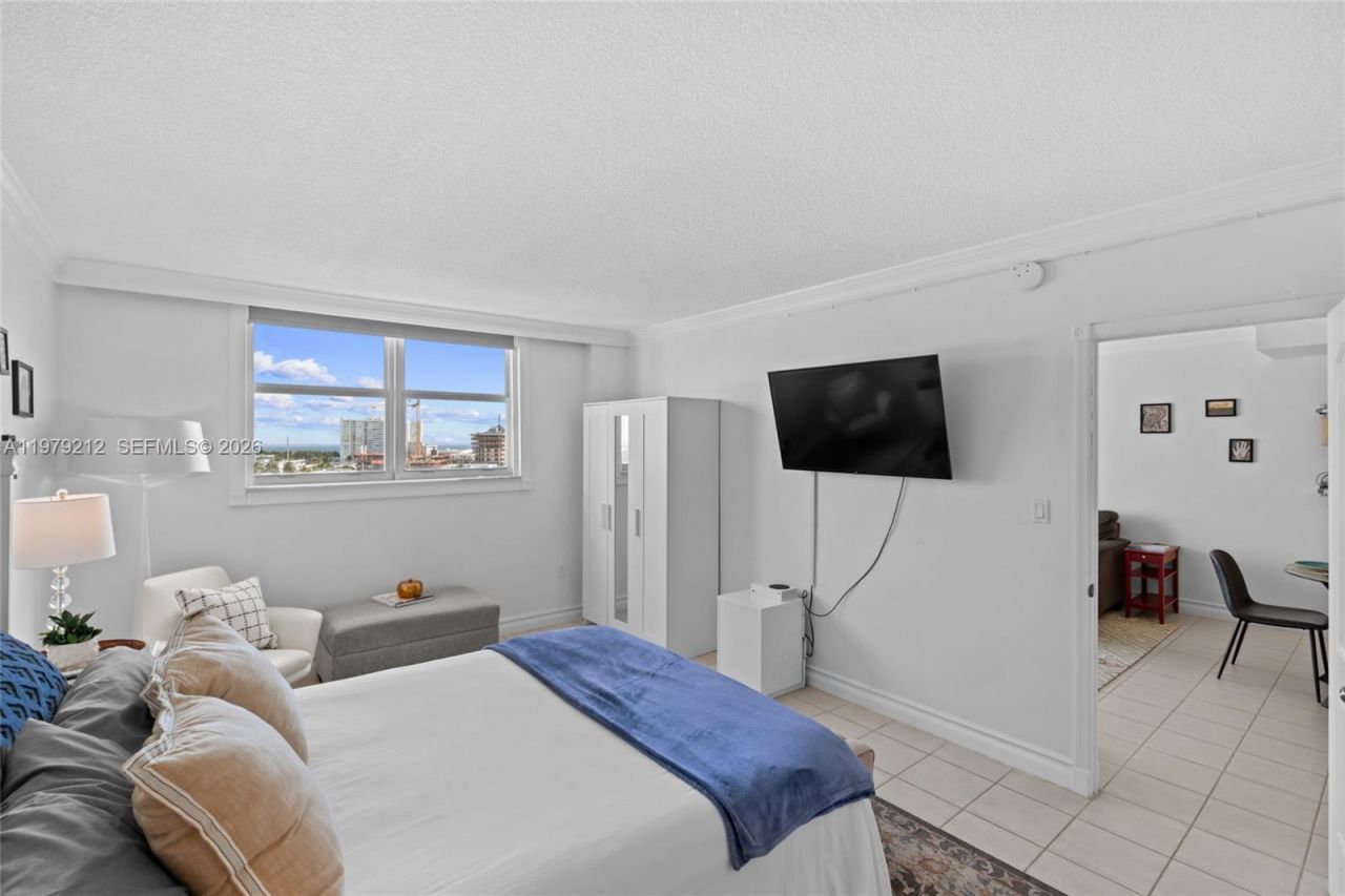 6900 Bay Dr, Unit 10H, Miami Beach, FL 33141 Photo