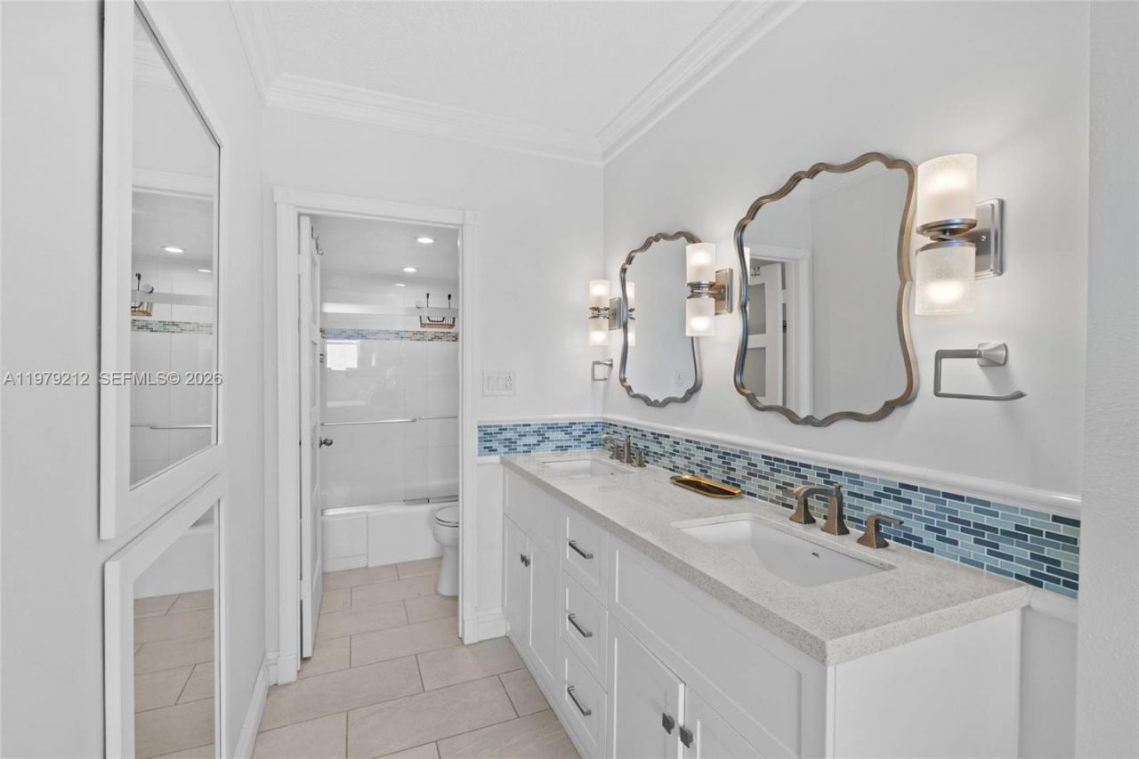 6900 Bay Dr, Unit 10H, Miami Beach, FL 33141 Photo