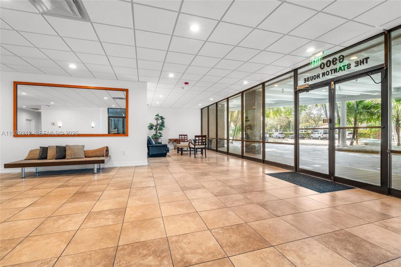 6900 Bay Dr, Unit 10H, Miami Beach, FL 33141 Photo