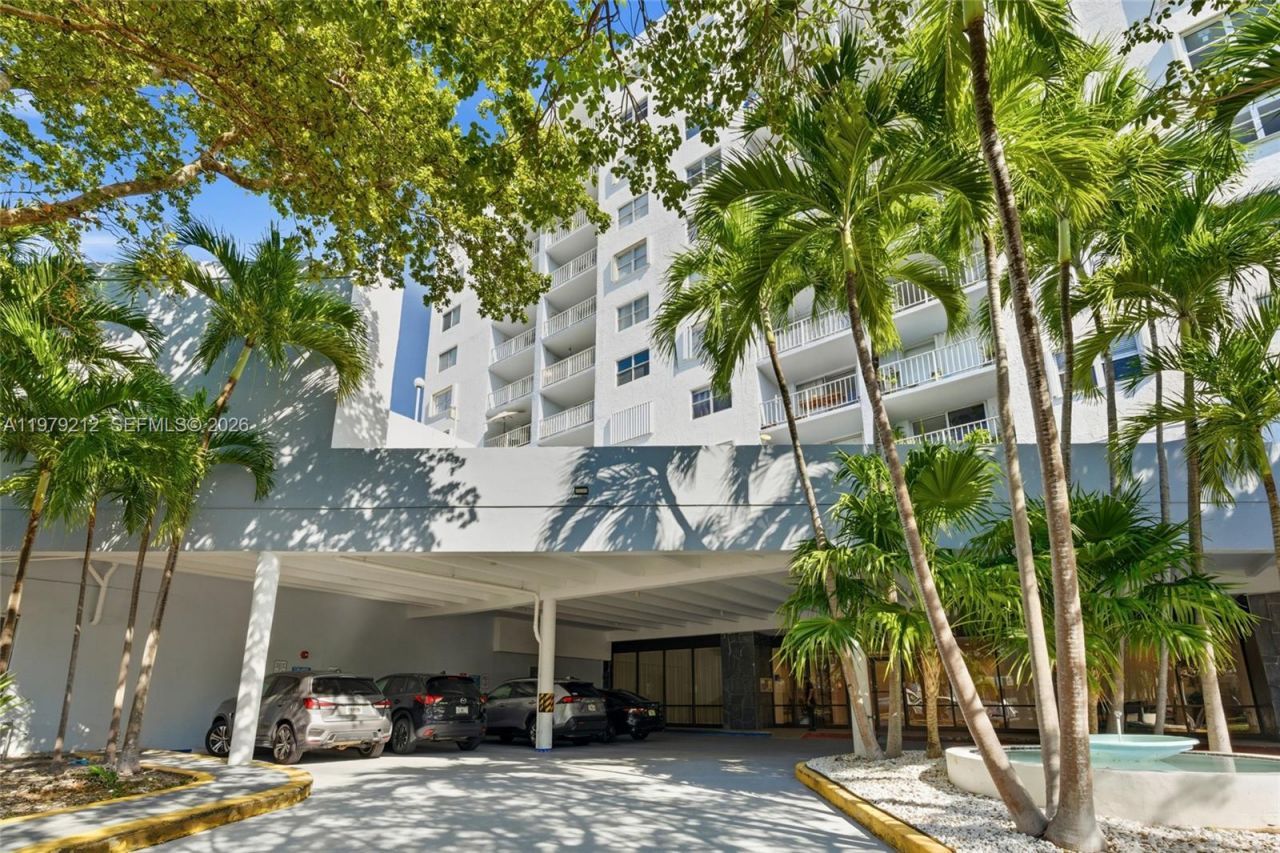 6900 Bay Dr, Unit 10H, Miami Beach, FL 33141 Photo