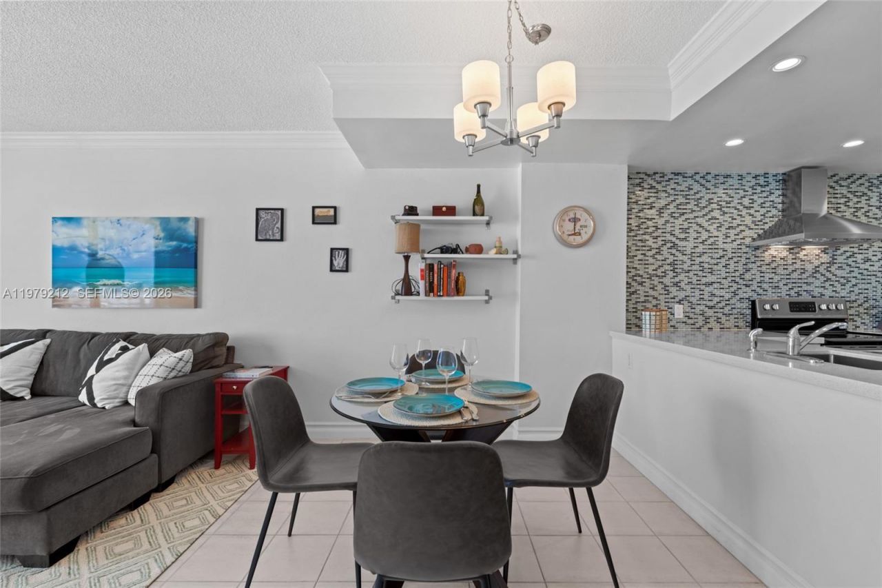 6900 Bay Dr, Unit 10H, Miami Beach, FL 33141 Photo