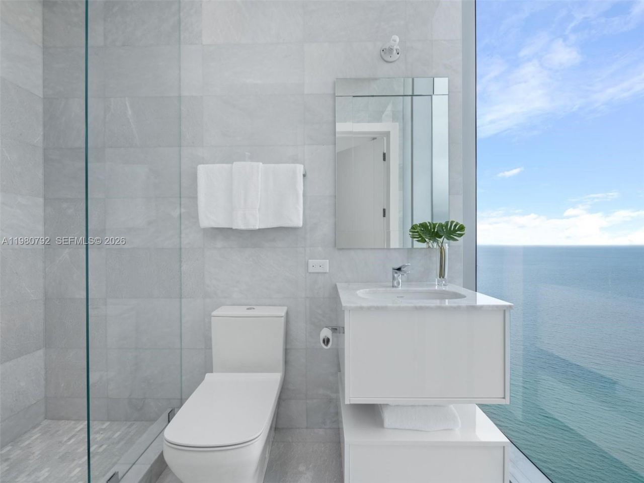 18501 Collins Ave , Unit 4304, Sunny Isles Beach, FL 33160 Photo