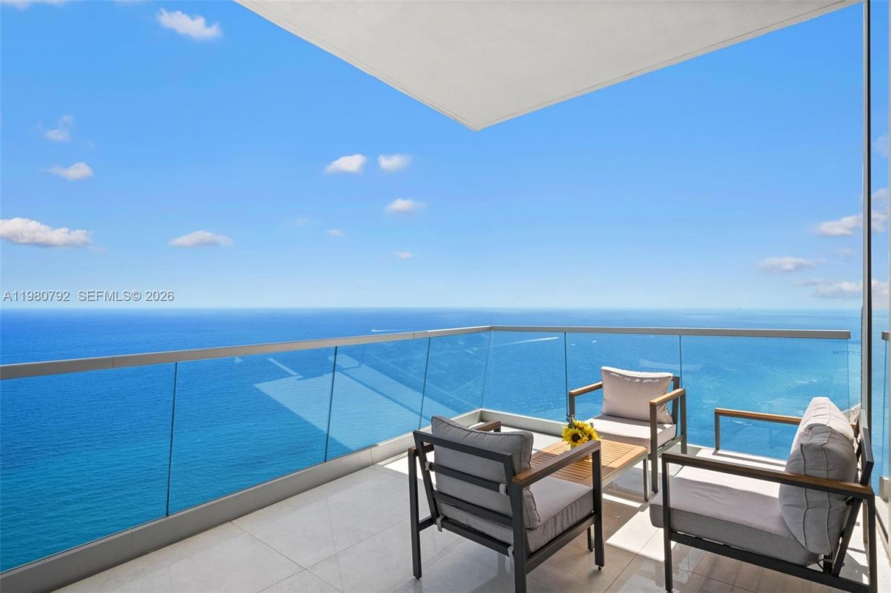 18501 Collins Ave , Unit 4304, Sunny Isles Beach, FL 33160 Photo