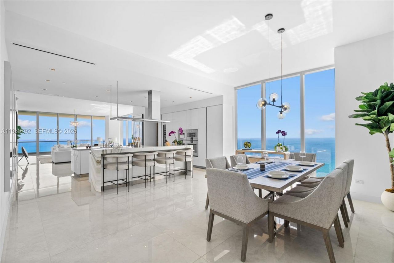 18501 Collins Ave , Unit 4304, Sunny Isles Beach, FL 33160 Photo