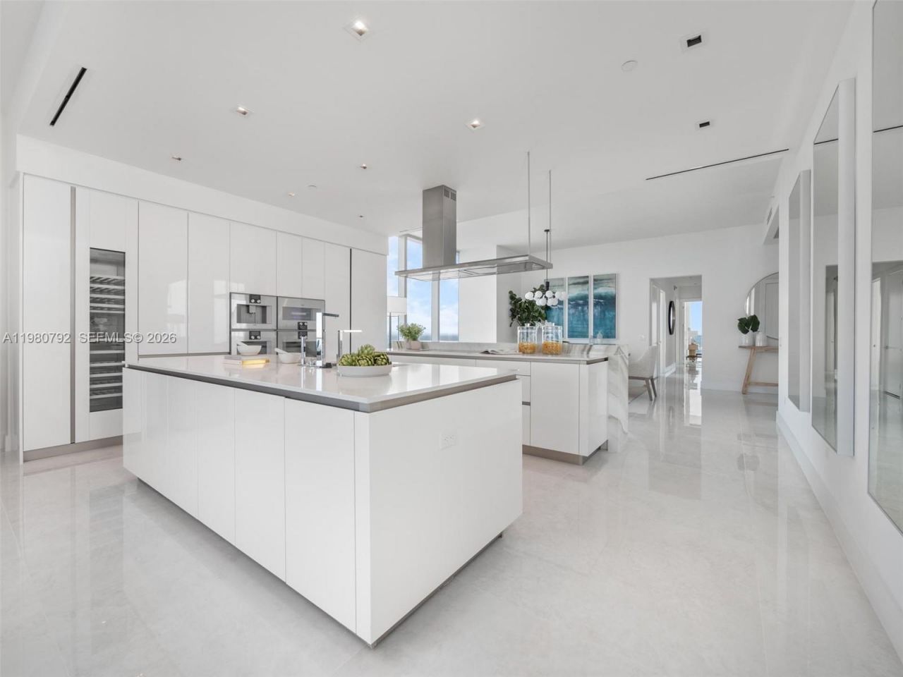 18501 Collins Ave , Unit 4304, Sunny Isles Beach, FL 33160 Photo