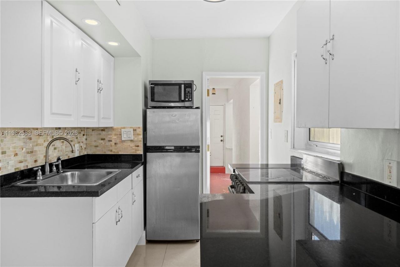 1203 Marseille Dr, Unit 21, Miami Beach, FL 33141 Photo