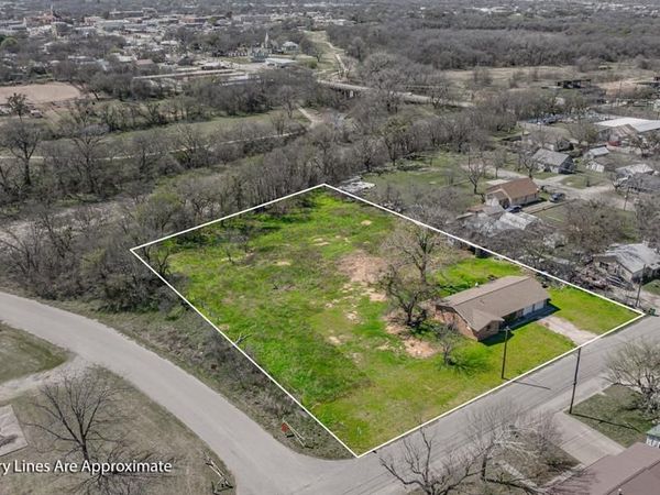 350 S Lennox Street, Stephenville, TX 76401