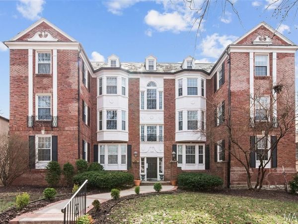 7520 Oxford Drive, Unit 1E, Clayton, MO 63105