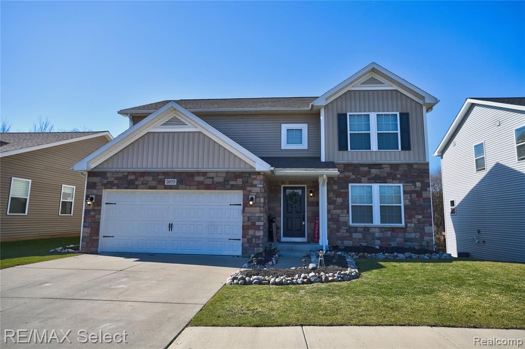 2075 Stillwater Drive, Davison Township, MI 48423 Main Photo