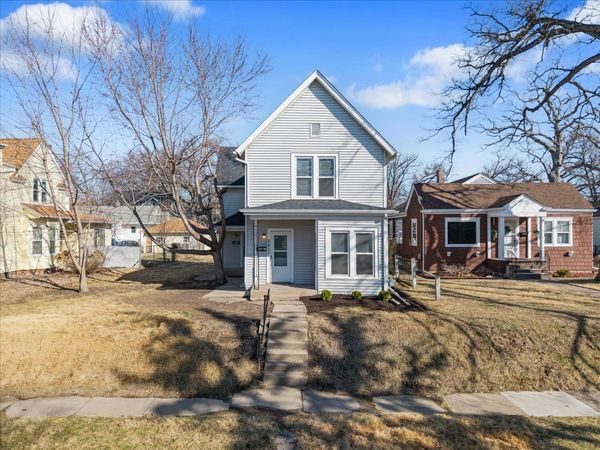 2413 11th Avenue A , Moline, IL 61265