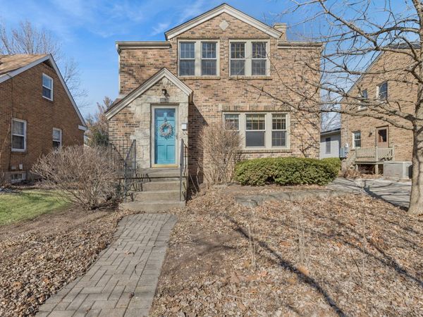 515 W 2nd Street , Genoa, IL 60135