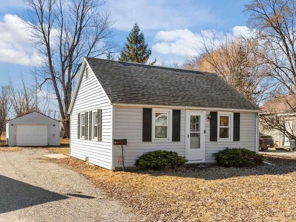 231 W SMITH AVENUE, Oshkosh, WI 54901