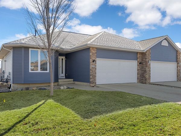 629 Winterberry Place NE, Cedar Rapids, IA 52402