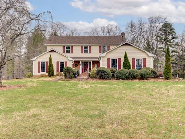 1304 Gills RD , Bedford, VA 24523