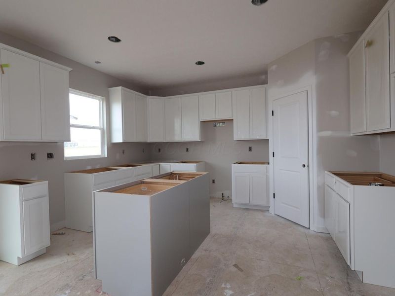 8144 Griffin Drive, Reynoldsburg, OH 43068 Photo 4