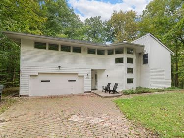 3812 Ellendale Road, Moreland Hills, OH 44022