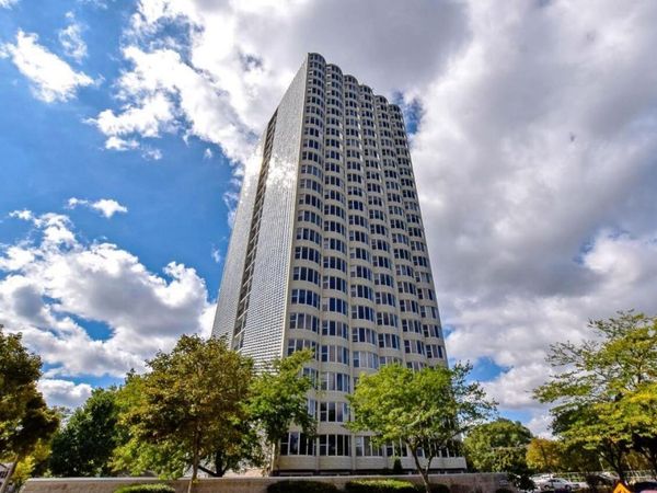 2525 S Shore DRIVE, Unit 22F, Milwaukee, WI 53207