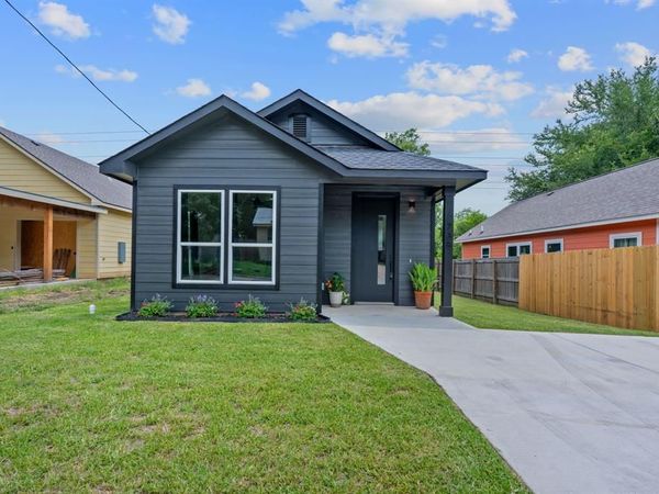 738 Chihuahua ST , Lockhart, TX 78644