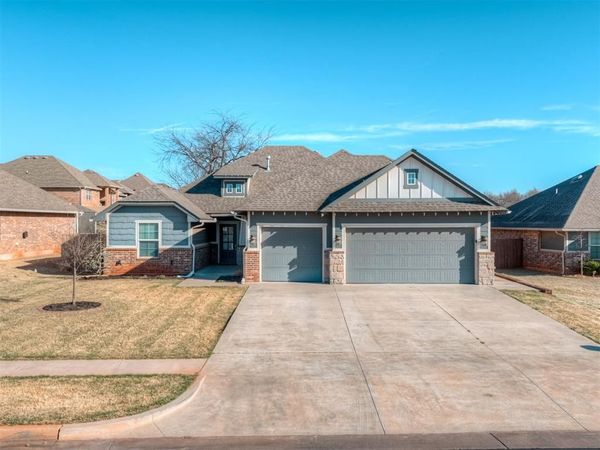2809 Cedar Creek Drive, Moore, OK 73160