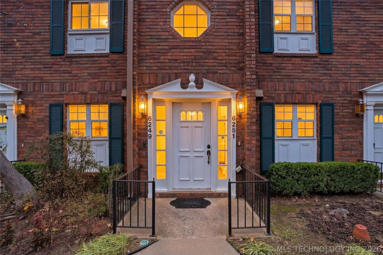 6251 S Yorktown Place, Unit 23U, Tulsa, OK 74136 Main Photo