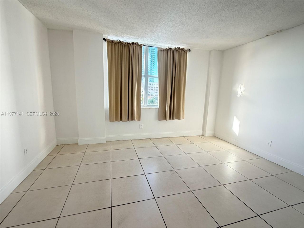 899 West Ave, Unit 8F, Miami Beach, FL 33139 Photo