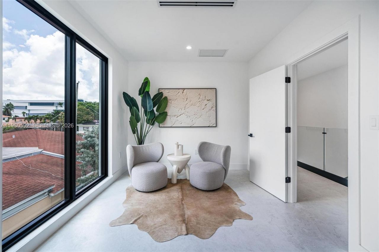 2943 SW 21st St , Miami, FL 33145 Photo