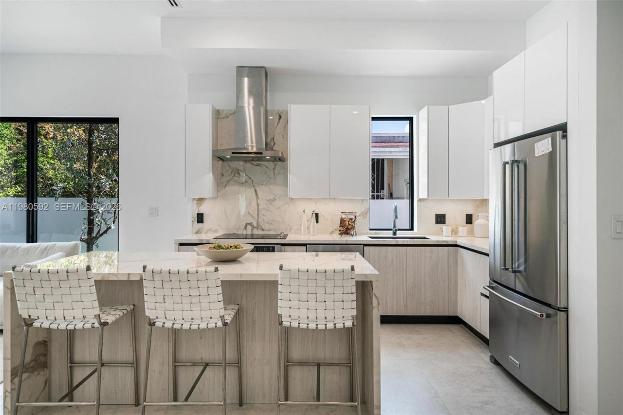 2943 SW 21st St , Miami, FL 33145 Photo