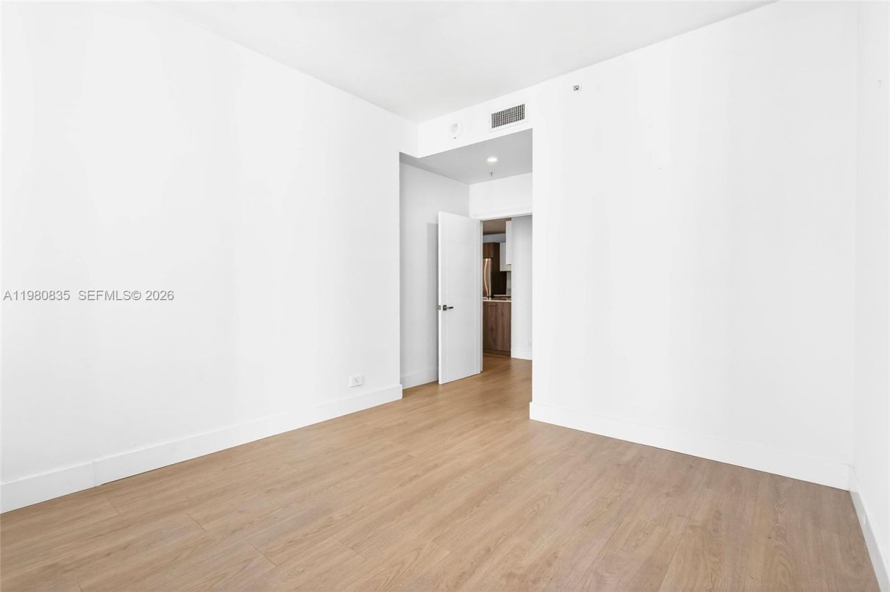 701 Brickell Key Blvd, Unit LPH-06, Miami, FL 33131 Photo