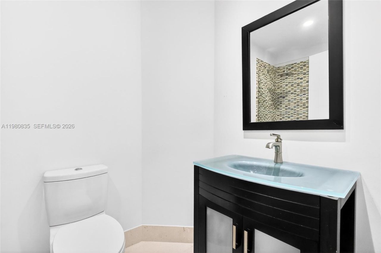 701 Brickell Key Blvd, Unit LPH-06, Miami, FL 33131 Photo