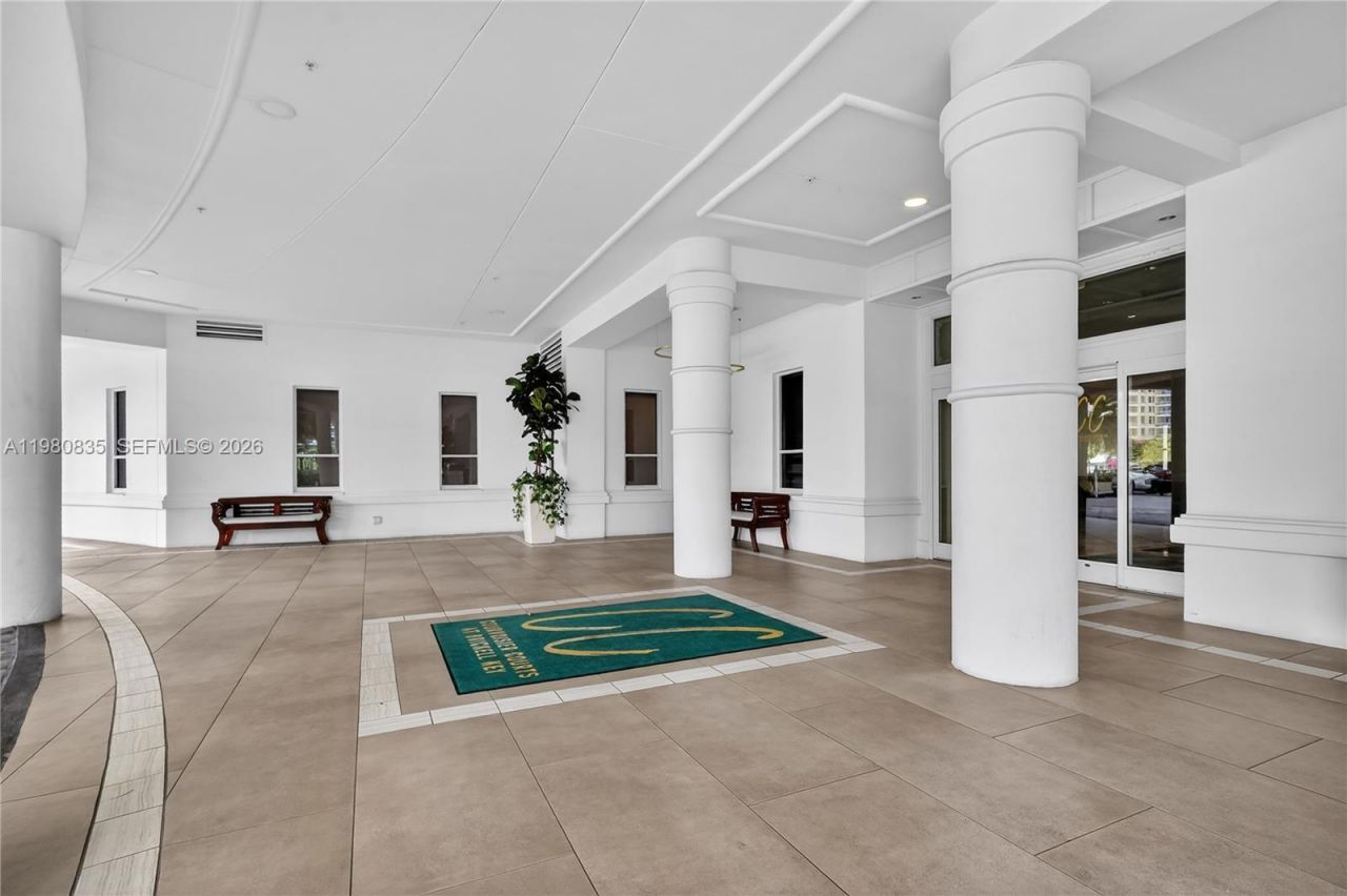 701 Brickell Key Blvd, Unit LPH-06, Miami, FL 33131 Photo