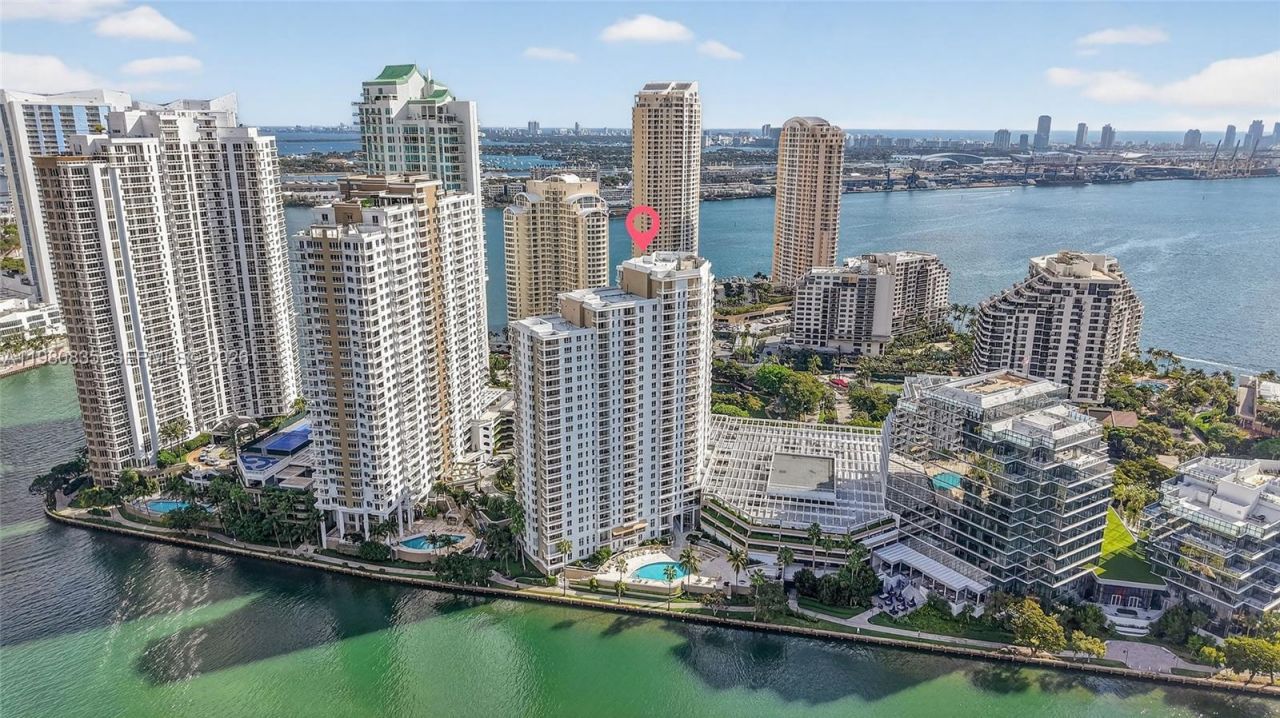 701 Brickell Key Blvd, Unit LPH-06, Miami, FL 33131 Photo