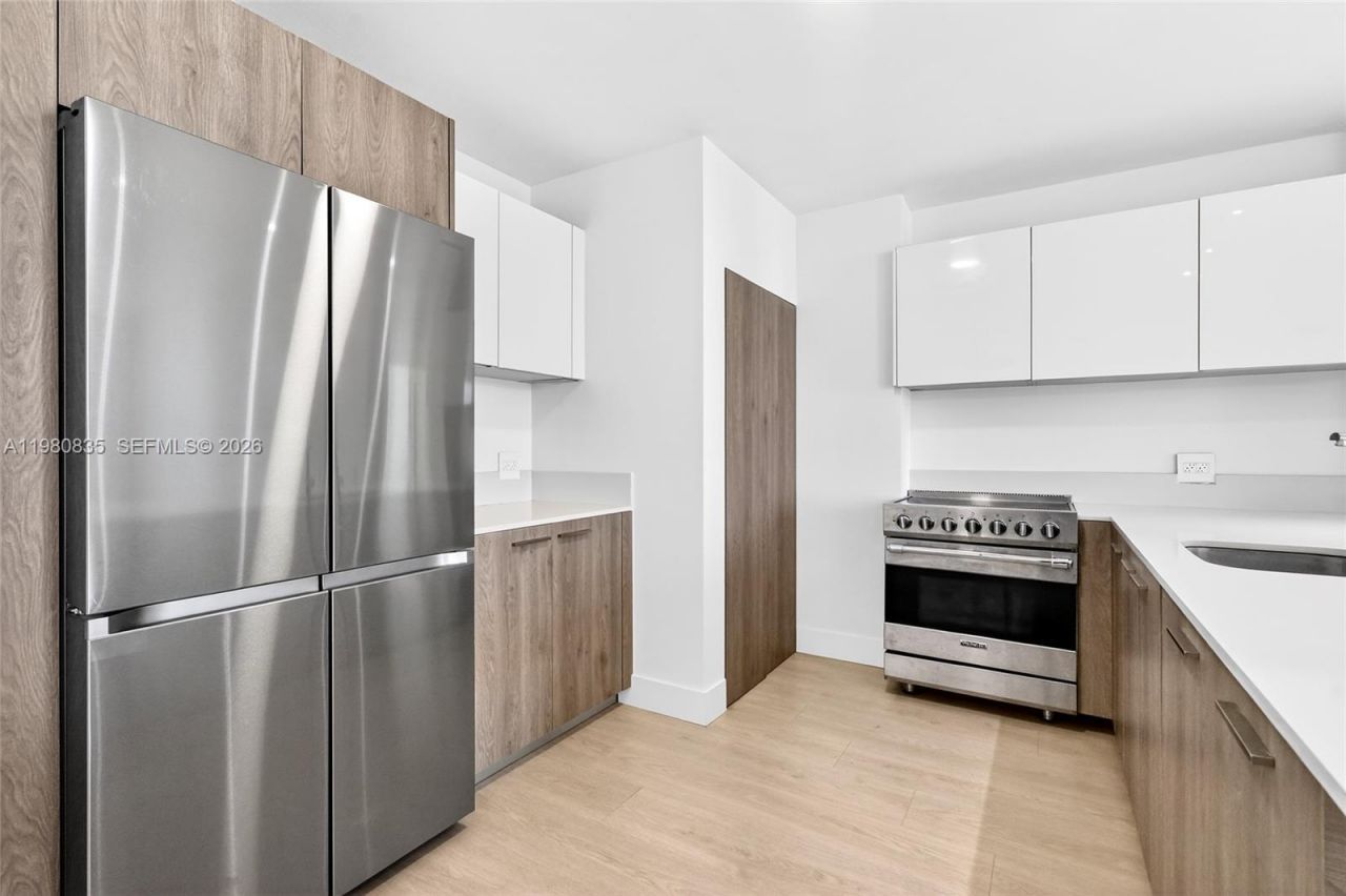 701 Brickell Key Blvd, Unit LPH-06, Miami, FL 33131 Photo