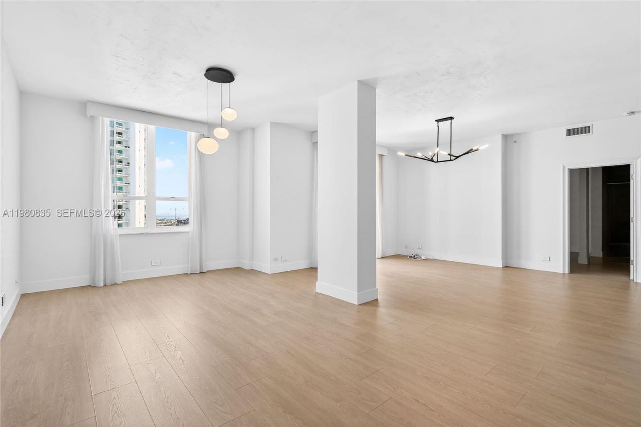 701 Brickell Key Blvd, Unit LPH-06, Miami, FL 33131 Photo