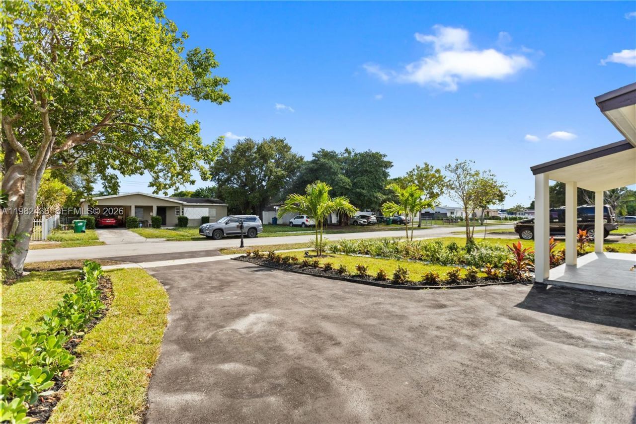 15920 NW 17th Ct, Miami Gardens, FL 33054 Photo