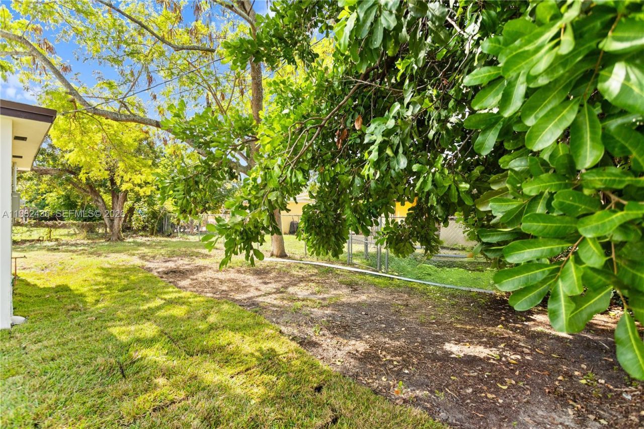 15920 NW 17th Ct, Miami Gardens, FL 33054 Photo