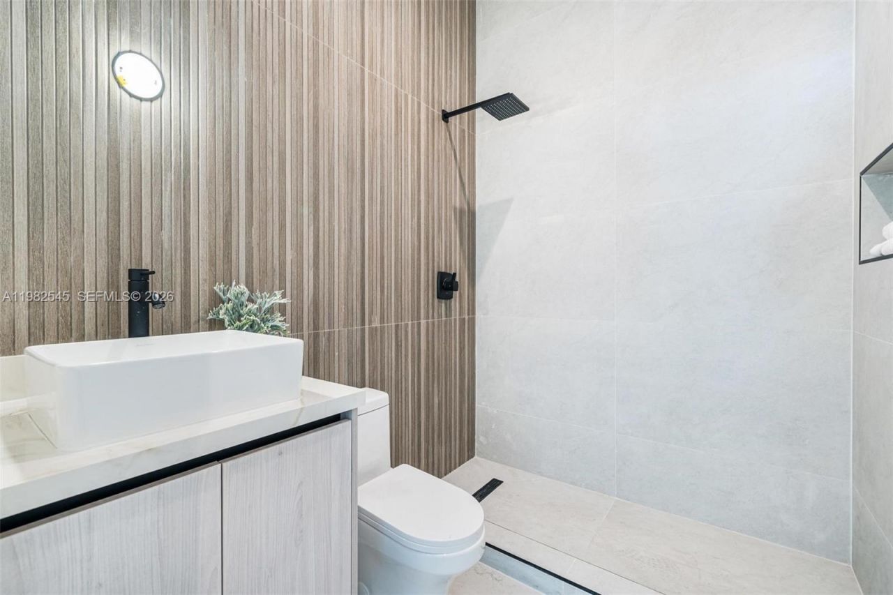 2937 SW 21st St, Unit 1, Miami, FL 33145 Photo