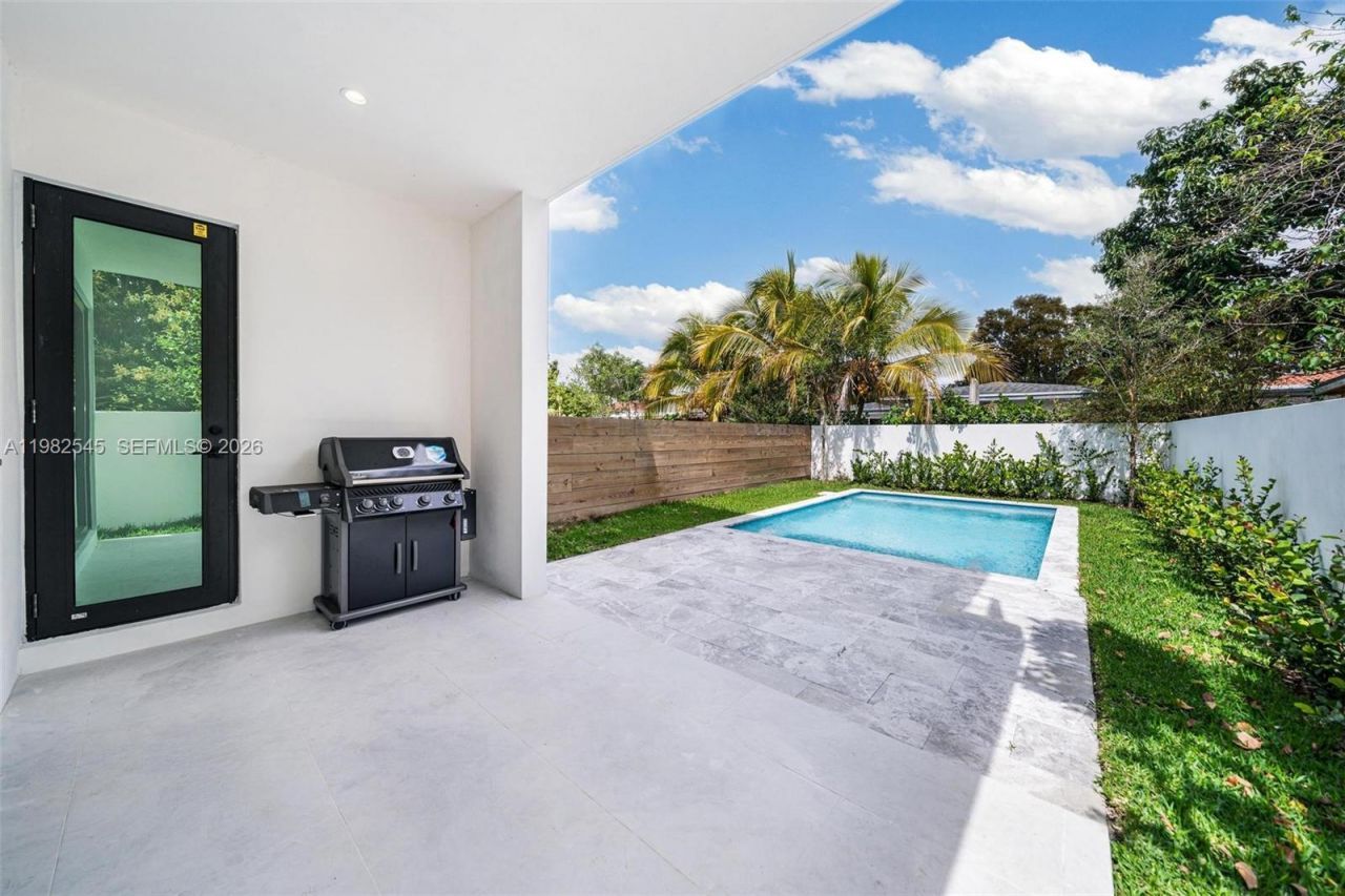 2937 SW 21st St, Unit 1, Miami, FL 33145 Photo