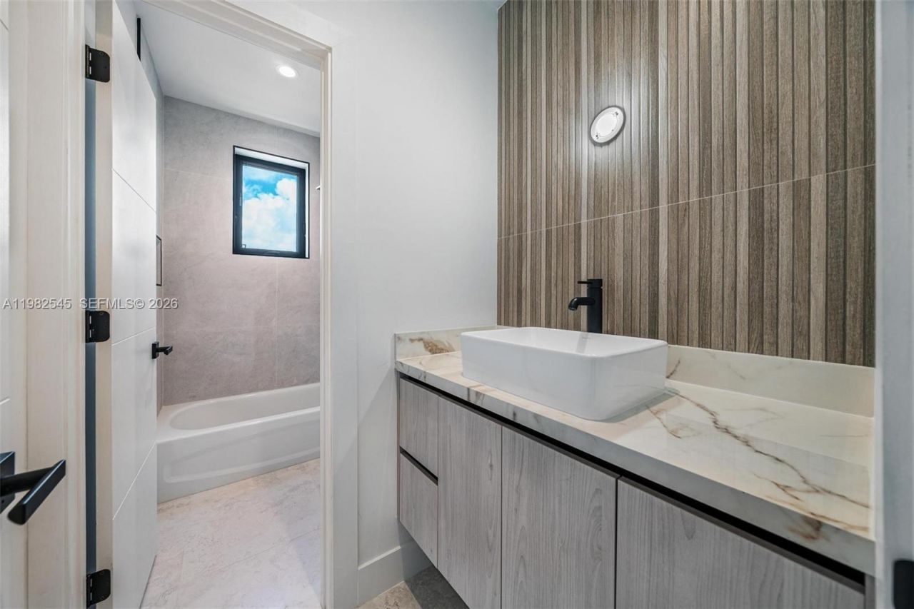 2937 SW 21st St, Unit 1, Miami, FL 33145 Photo