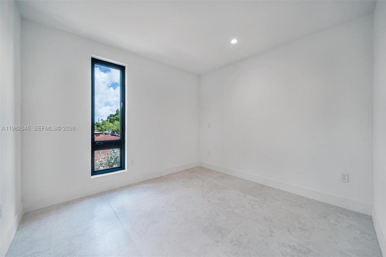 2937 SW 21st St, Unit 1, Miami, FL 33145 Photo