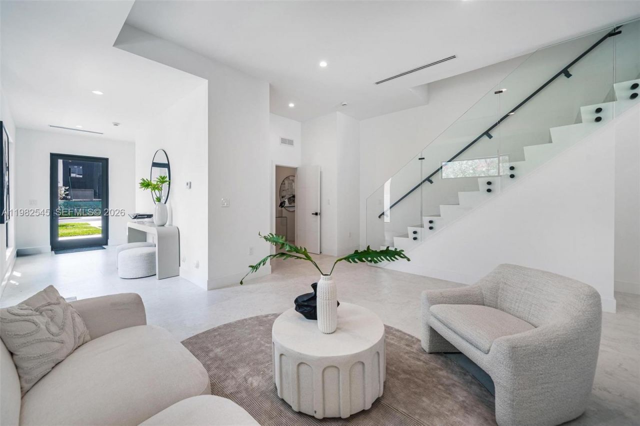 2937 SW 21st St, Unit 1, Miami, FL 33145 Photo