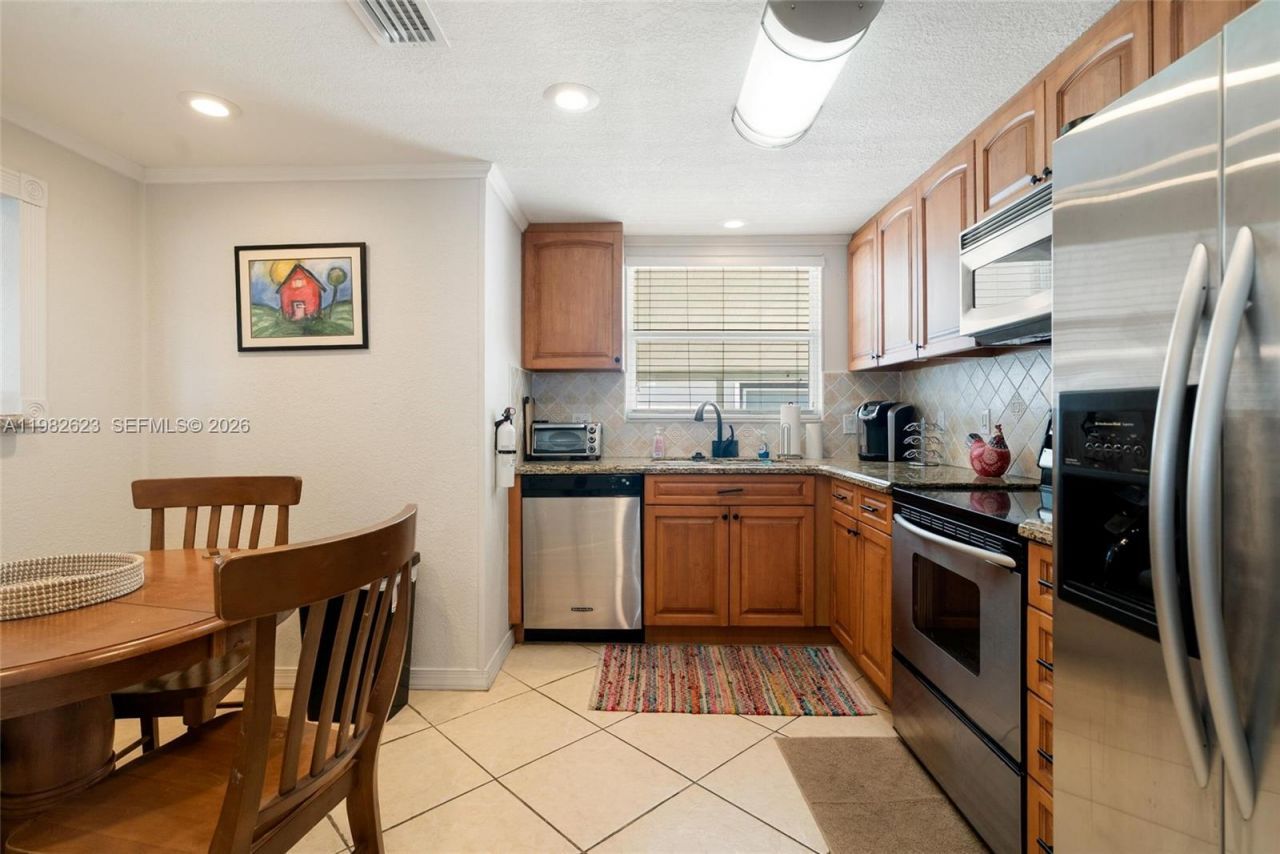 104 Mangrove Ln, Key Largo, FL 33070 Photo