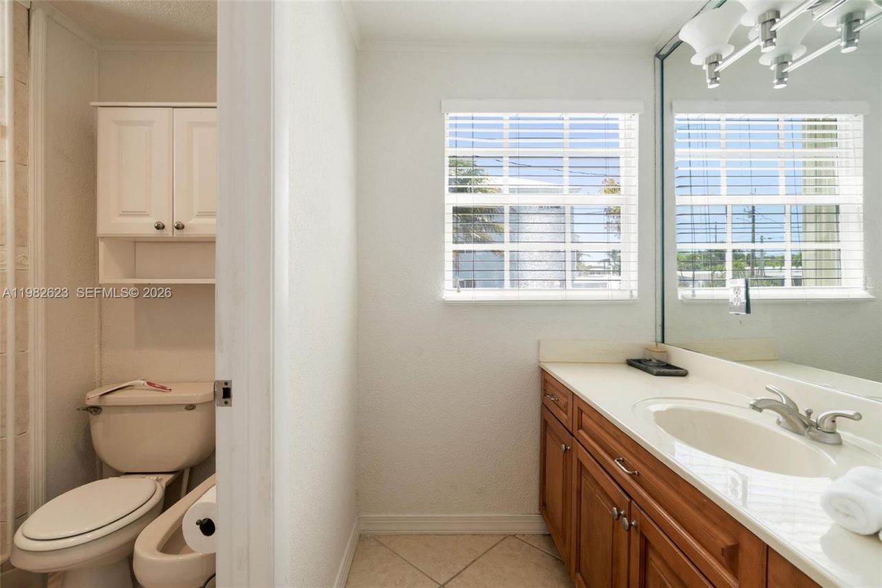 104 Mangrove Ln, Key Largo, FL 33070 Photo