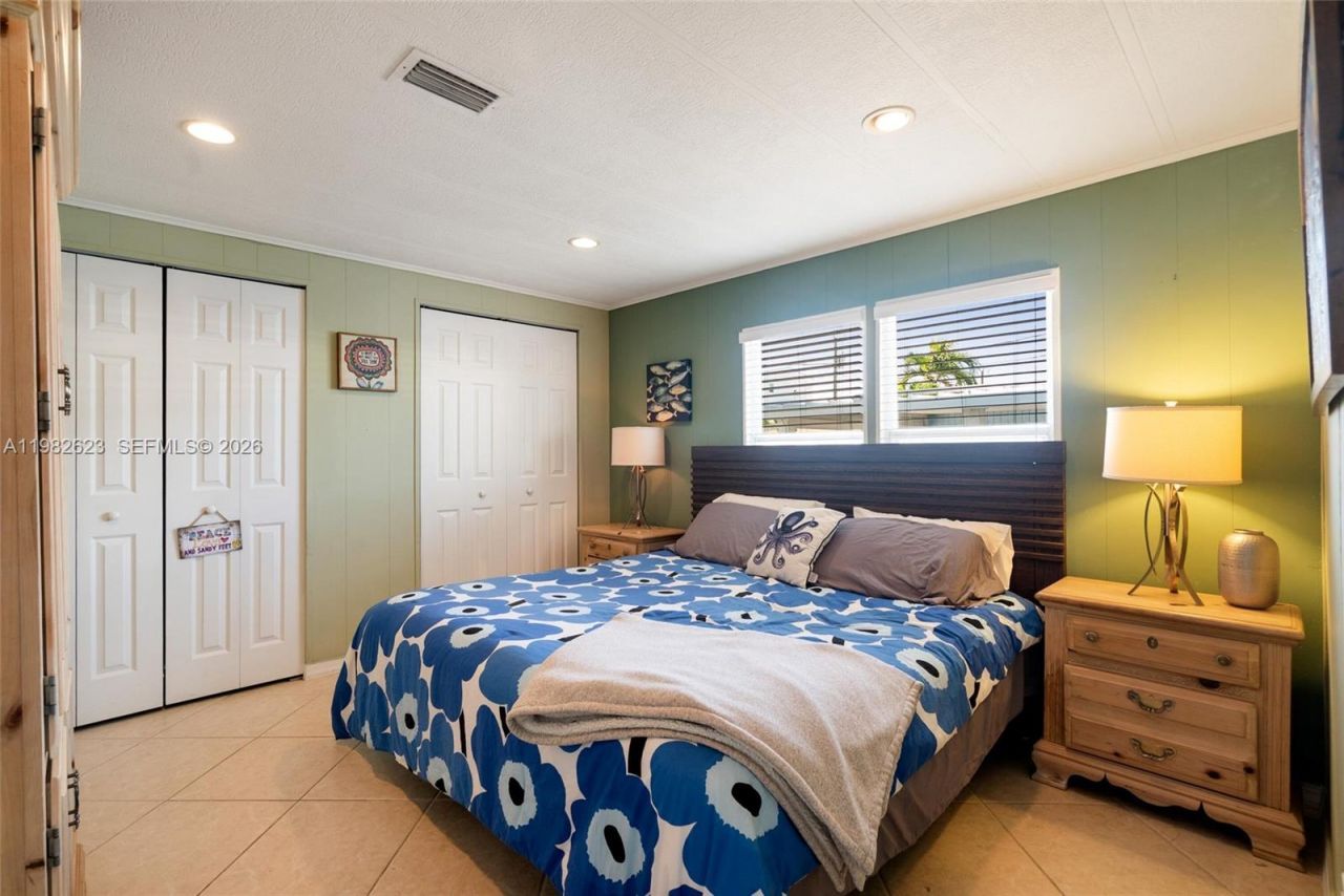 104 Mangrove Ln, Key Largo, FL 33070 Photo